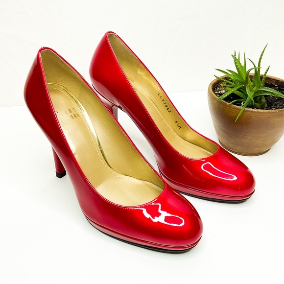 STUART WEITZMAN Elegant Candy Apple Red Women's Glossy Leather Heels - Picture 1 of 10